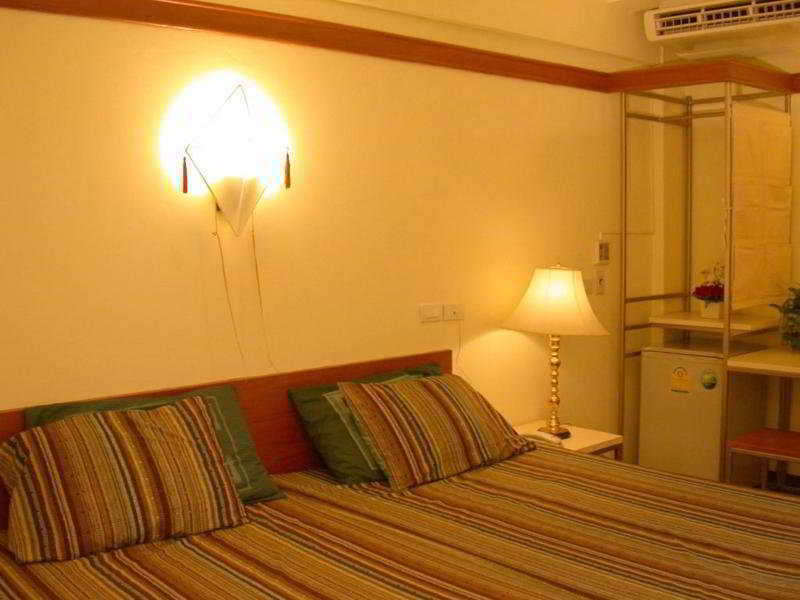 Mad Monkey Hostel Бангкок Екстер'єр фото