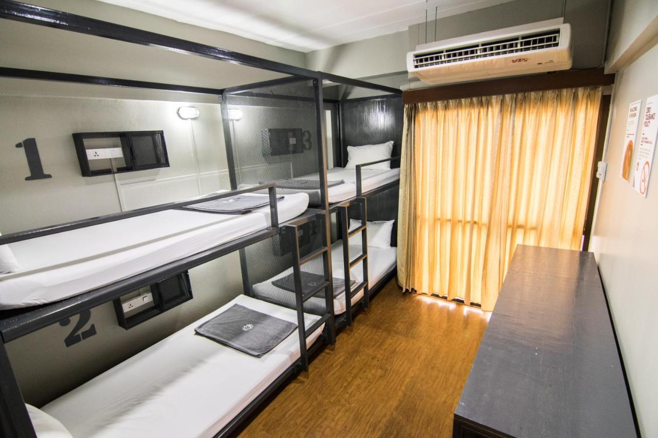 Mad Monkey Hostel Бангкок Екстер'єр фото